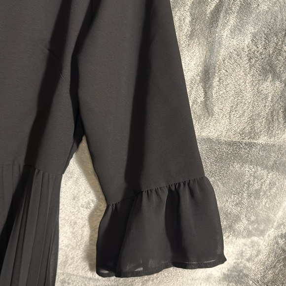 Black Pleated Dress‎ Downeaster women’s size medium  3/4 ruffle sleeves - Picture 2 of 10